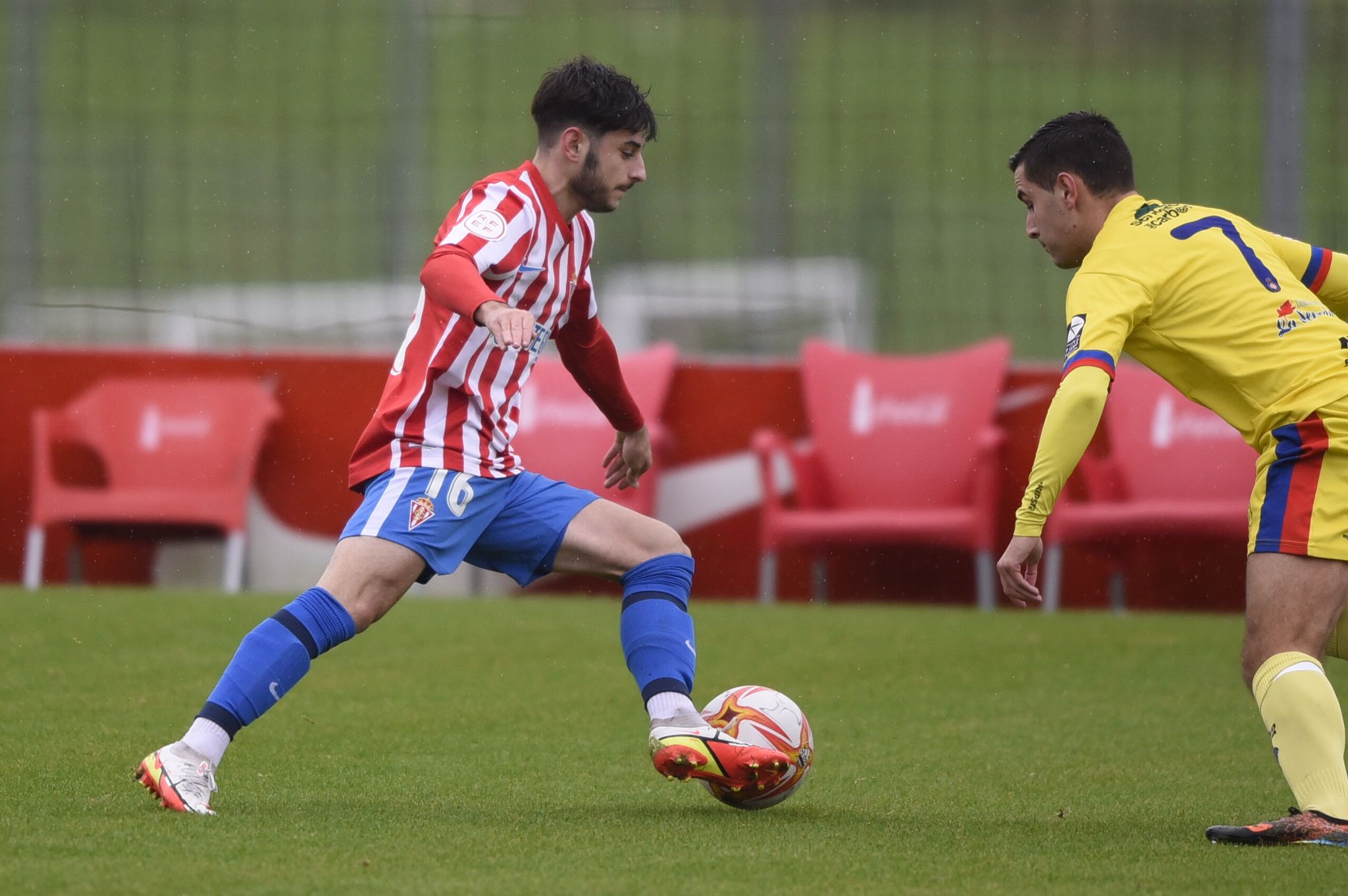 Manu Pozo Sporting B
