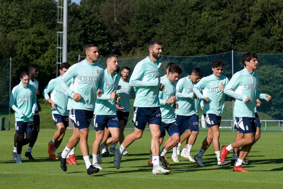 El Real Oviedo entrena