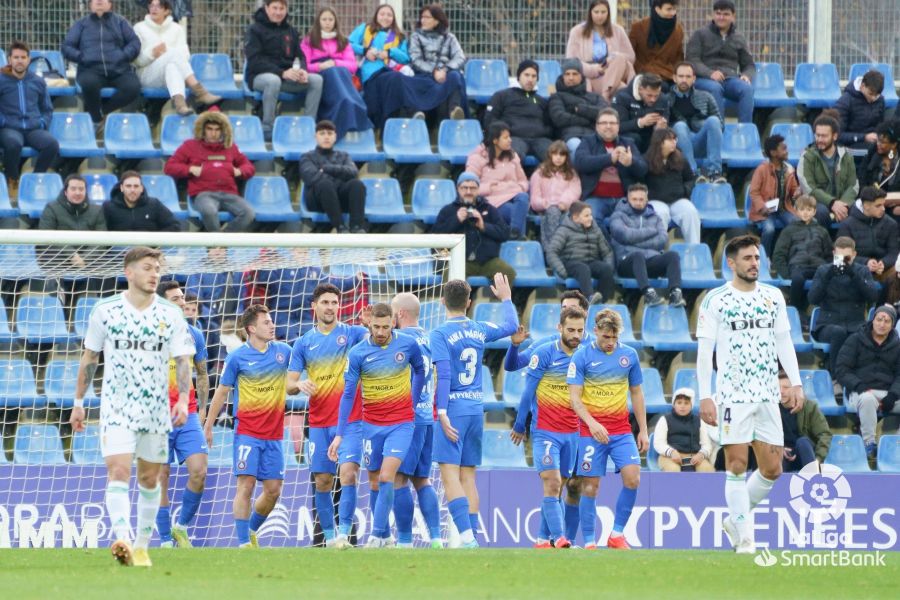 Viti y David Costas tras un gol