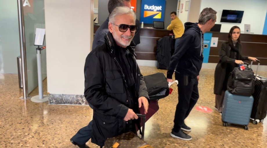 Jesús Martínez, en el Aeropuerto de Asturias.
