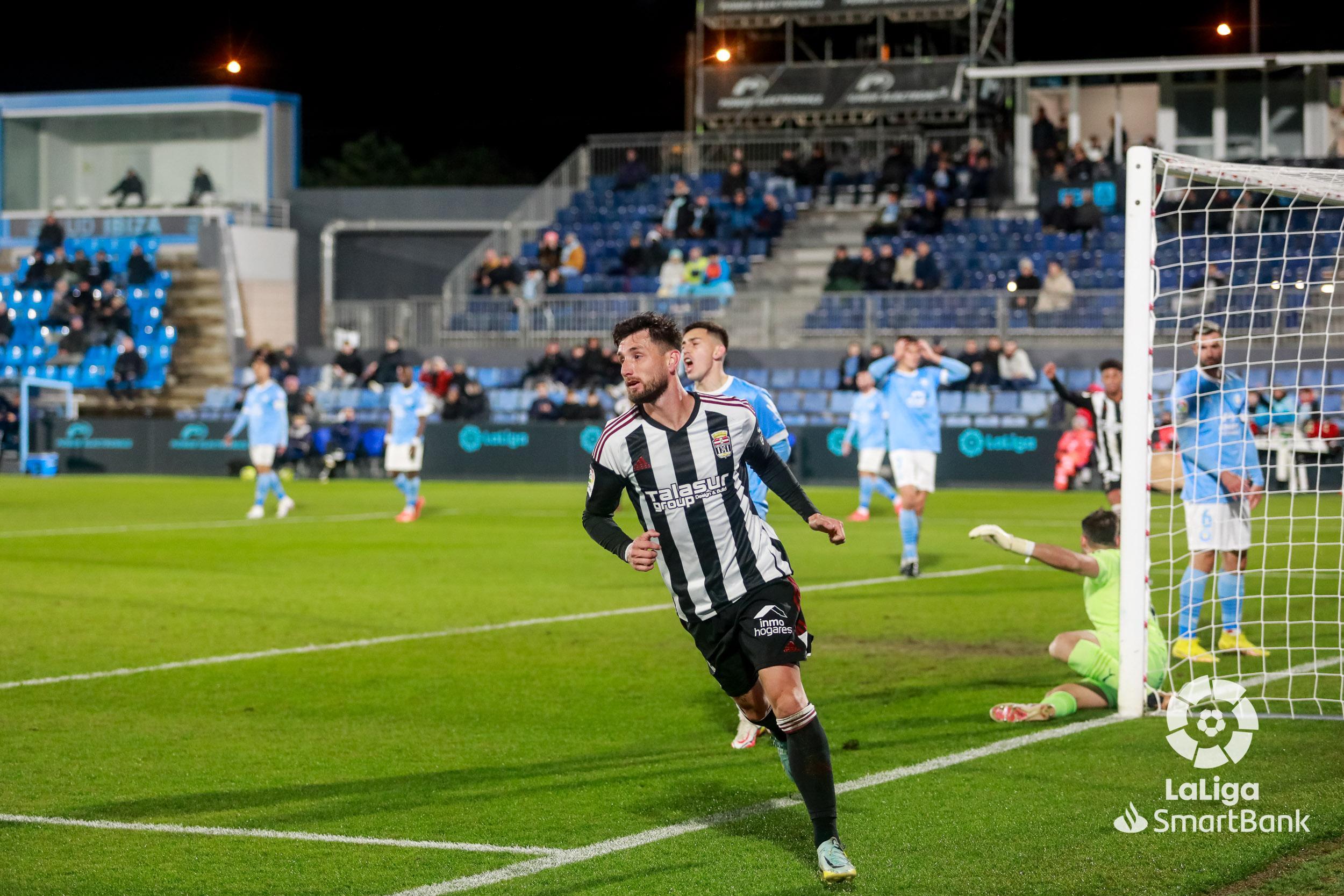 Borja Valle celebra un gol ante el Ibiza.