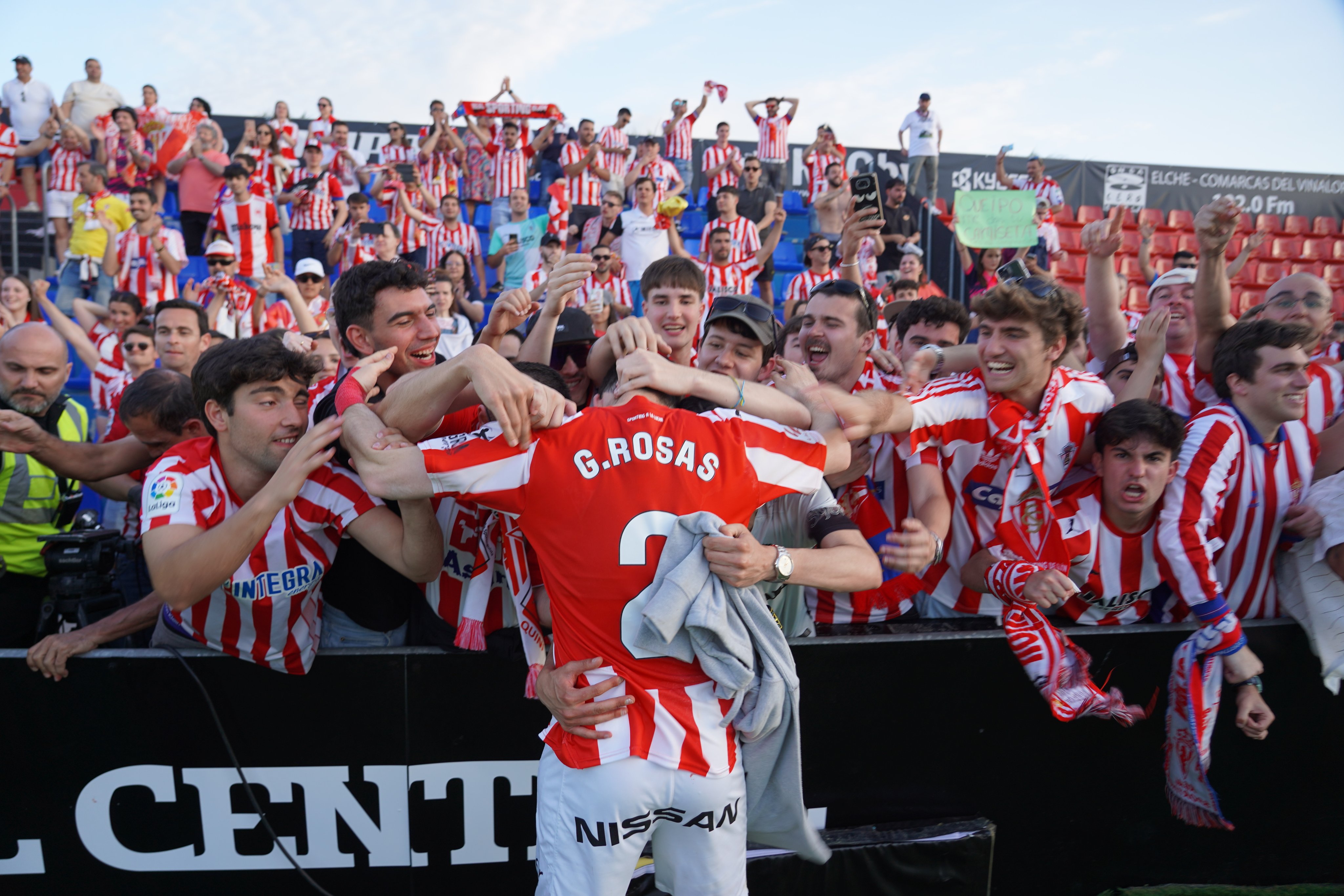 Abrazo Elda