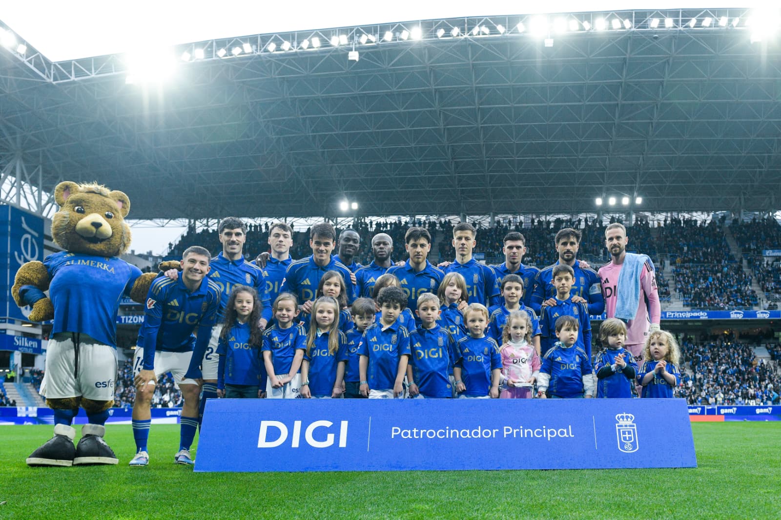 Once del Real Oviedo ante el Valencia